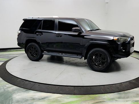 Used 2015 Toyota 4Runner SR5 RWD image 3