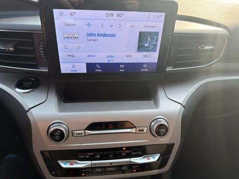 Used 2023 Ford Explorer XLT w/ Equipment Group 202A AWD/4WD image 18