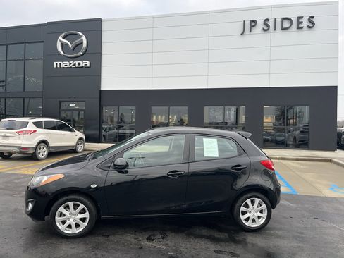 Used 2011 MAZDA MAZDA2 Touring image 2