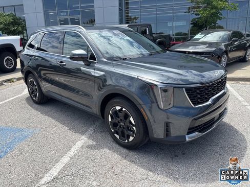 Used 2024 Kia Sorento S FWD image 6