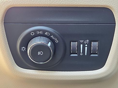 New 2025 Jeep Grand Cherokee L Limited w/ Luxury Tech Group II AWD/4WD image 20