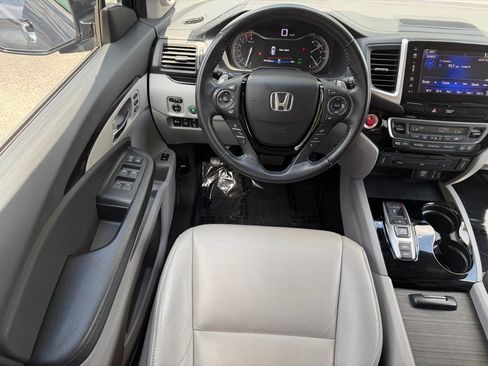 Used 2017 Honda Pilot Touring image 17