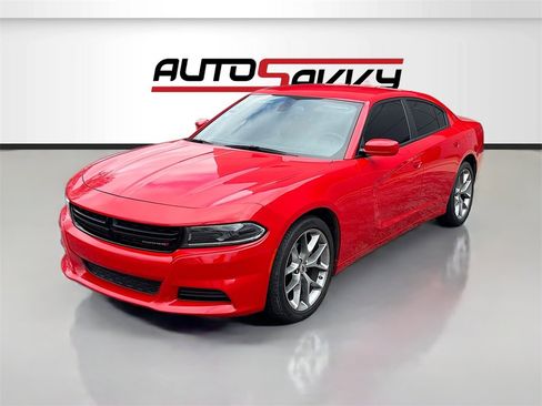 Used 2022 Dodge Charger SXT w/ Plus Group image 3