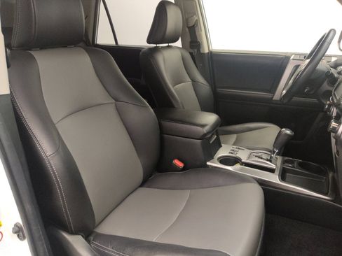 Used 2017 Toyota 4Runner SR5 Premium image 21