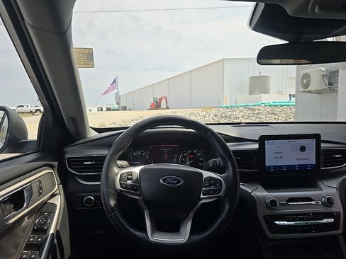 Used 2023 Ford Explorer XLT w/ Equipment Group 202A image 2
