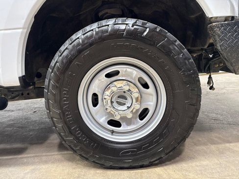 Used 2022 Ford F250 XL w/ Power Equipment Group image 38