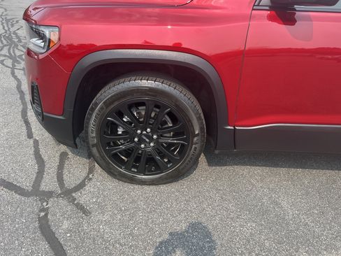 Certified 2023 GMC Acadia SLE w/ Driver Convenience Package AWD/4WD image 3
