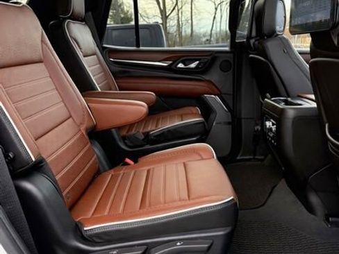 Used 2023 GMC Yukon Denali Ultimate AWD/4WD image 15