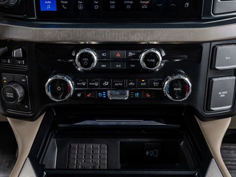 Used 2026 Ford F450 Platinum w/ Platinum Plus Package image 26