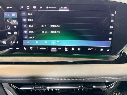 Used 2025 Audi Q6 e-tron Premium Plus image 14