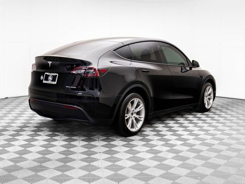 Used 2023 Tesla Model Y Long Range image 7