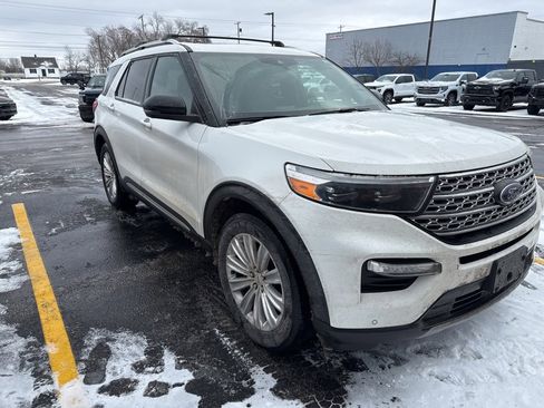 Used 2020 Ford Explorer Limited w/ Class III Trailer Tow Package image 2