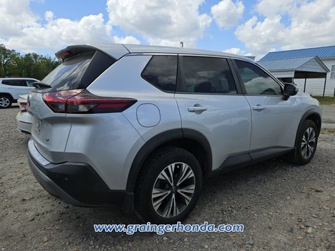 Used 2023 Nissan Rogue SV image 6