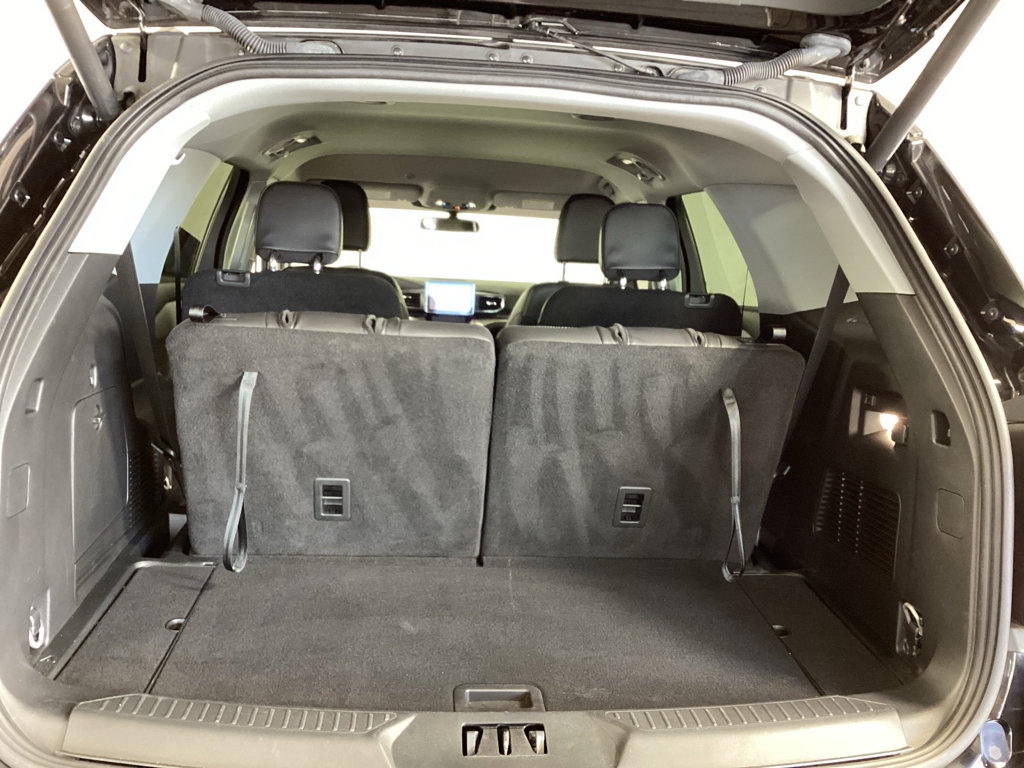 Used 2024 Ford Explorer XLT w/ Equipment Group 202A AWD/4WD image 35