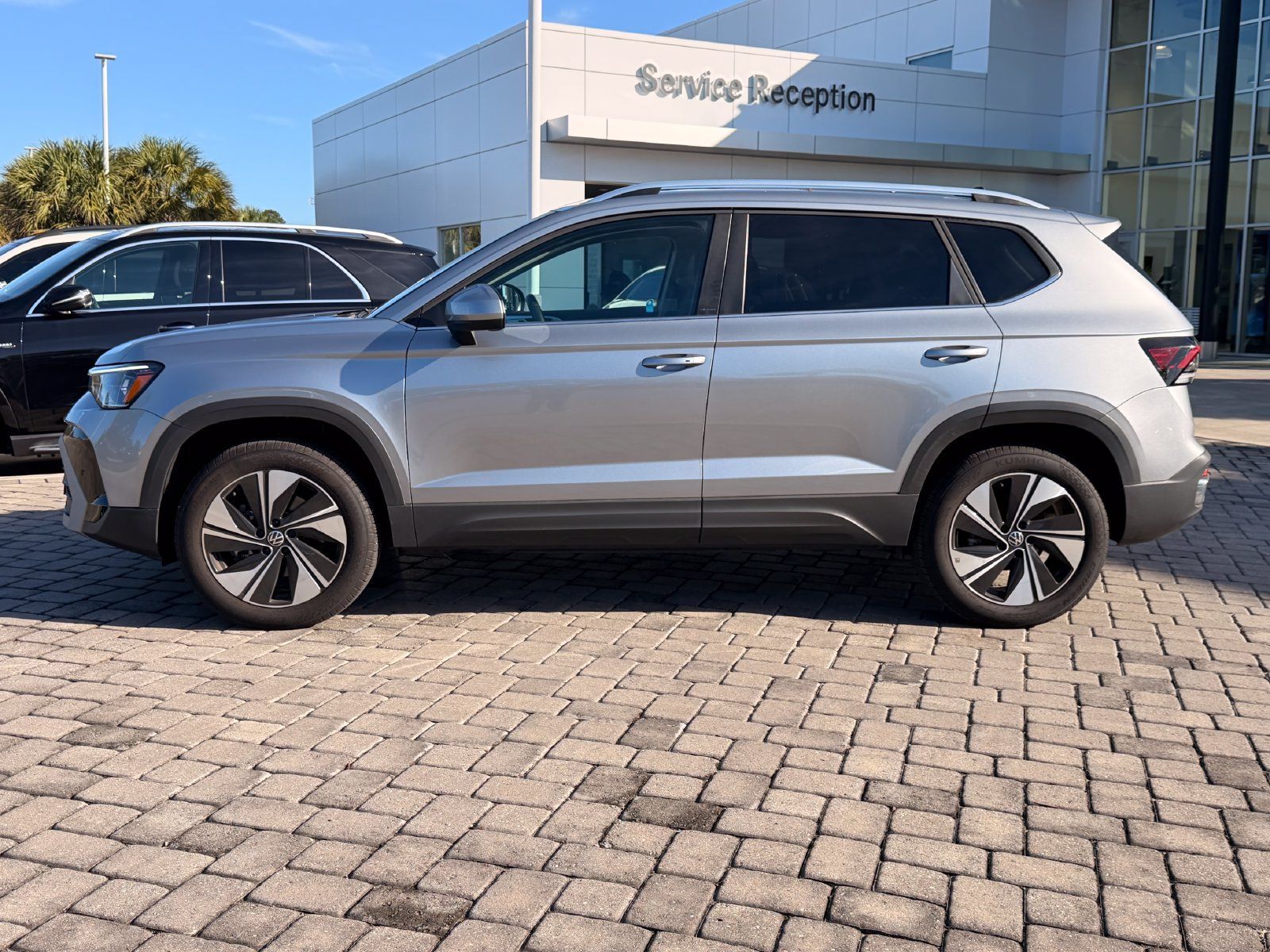 Used 2025 Volkswagen Taos SE AWD/4WD image 11