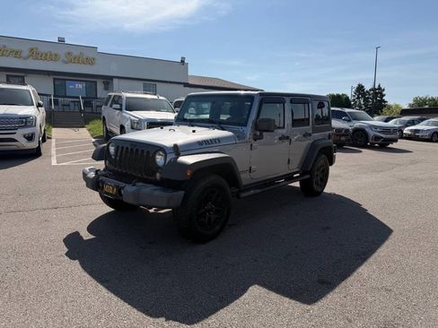 Used 2015 Jeep Wrangler Unlimited Sport AWD/4WD image 2