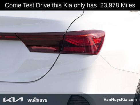 Used 2023 Kia Forte LXS w/ LXS Technology Package image 4