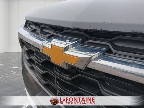 Used 2025 Chevrolet Trax LT FWD image 26