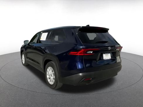 Used 2025 Toyota Grand Highlander XLE image 11