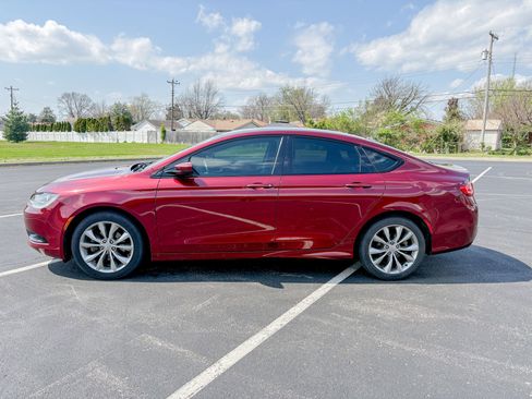 Used 2016 Chrysler 200 S FWD image 14