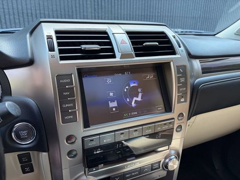 Used 2021 Lexus GX 460 Luxury w/ Sport Design Package AWD/4WD image 35