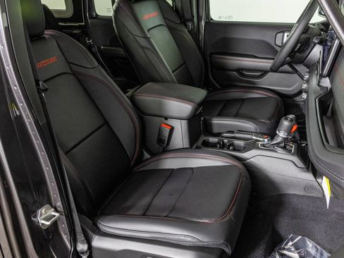 New 2026 Jeep Wrangler Unlimited Rubicon AWD/4WD image 38