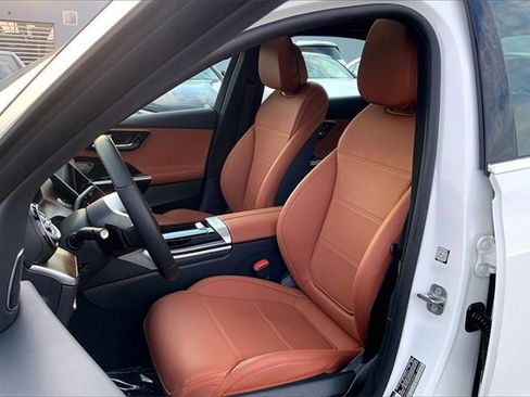 Used 2025 Mercedes-Benz C 300 4MATIC Sedan image 6