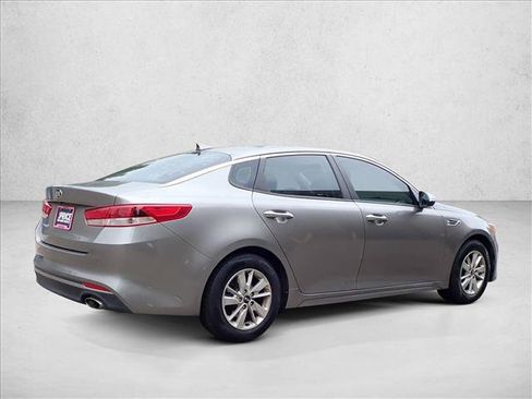 Used 2016 Kia Optima LX FWD image 4