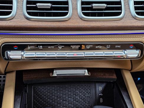 New 2026 Mercedes-Benz GLS 580 4MATIC image 15