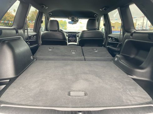 Used 2024 Jeep Grand Cherokee Altitude image 16