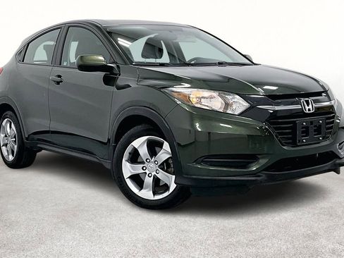 Used 2017 Honda HR-V LX image 1