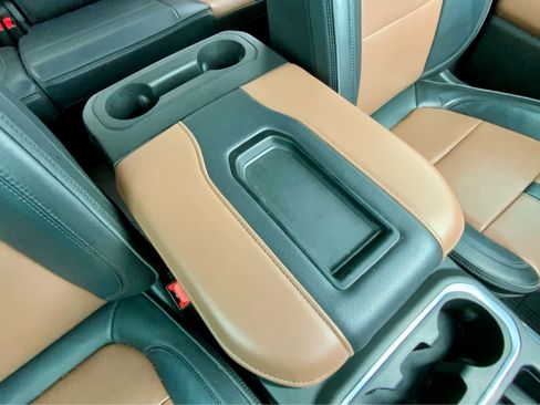 Used 2022 Chevrolet Silverado 1500 High Country w/ Technology Package image 36