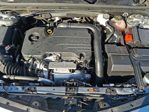 Used 2024 Chevrolet Malibu LT image 27