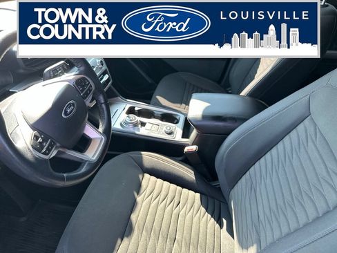 Used 2021 Ford Explorer XLT w/ Class III Trailer Tow Package AWD/4WD image 17