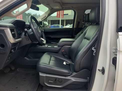 Used 2023 Ford Expedition XLT RWD image 16