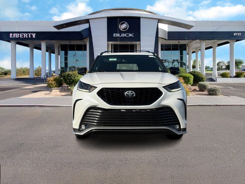 Used 2021 Toyota Highlander XSE image 4