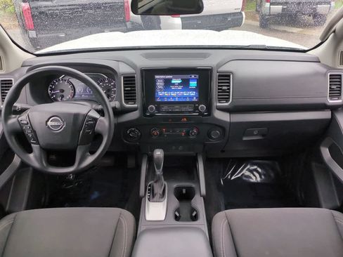 Used 2022 Nissan Frontier SV AWD/4WD image 14