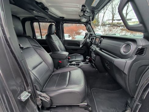 Used 2020 Jeep Gladiator Overland image 15
