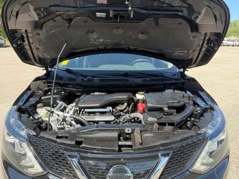 Used 2019 Nissan Rogue Sport SL w/ Premium Package FWD image 20