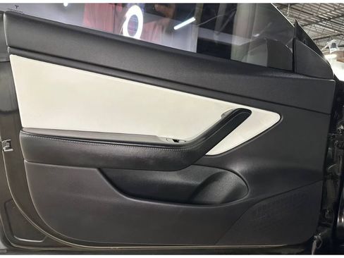 Used 2019 Tesla Model 3 Standard Range Plus image 17