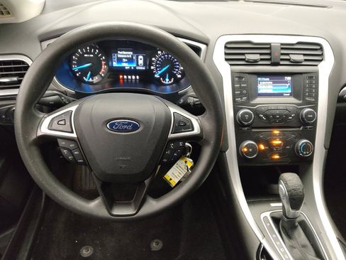 Used 2015 Ford Fusion SE image 22