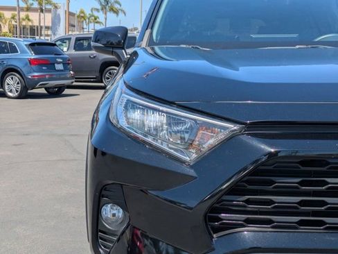 Used 2021 Toyota RAV4 XLE w/ Convenience Package FWD image 10