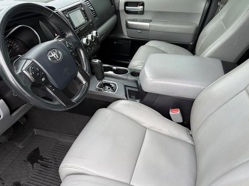 Used 2019 Toyota Sequoia Limited w/ Safety & Convenience Package AWD/4WD image 11