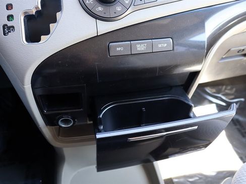 Used 2011 Toyota Sienna LE FWD image 26
