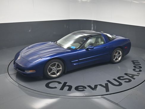 Used 2004 Chevrolet Corvette Coupe w/ Preferred Equipment Group RWD image 20