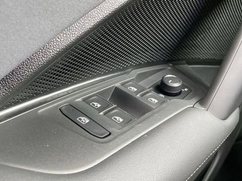 New 2026 Volkswagen Tiguan SE R-Line AWD/4WD image 17