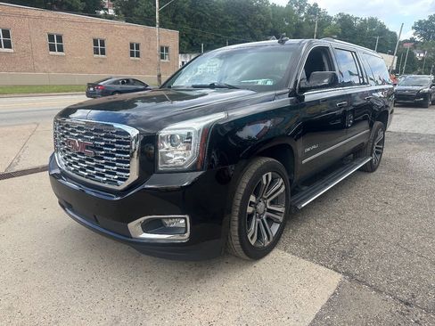 Used 2018 GMC Yukon XL Denali w/ Denali Ultimate Package AWD/4WD image 3