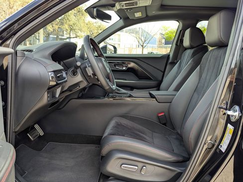 Used 2025 Acura ADX A-Spec image 9