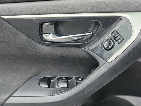 Used 2014 Nissan Altima 2.5 SV image 30