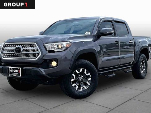 Used 2017 Toyota Tacoma TRD Off-Road w/ Tow Package RWD image 1